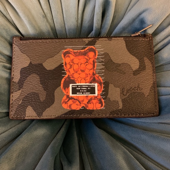 Coach Handbags - NWT COACH Zip Card Case Camo with Vandal Gummy